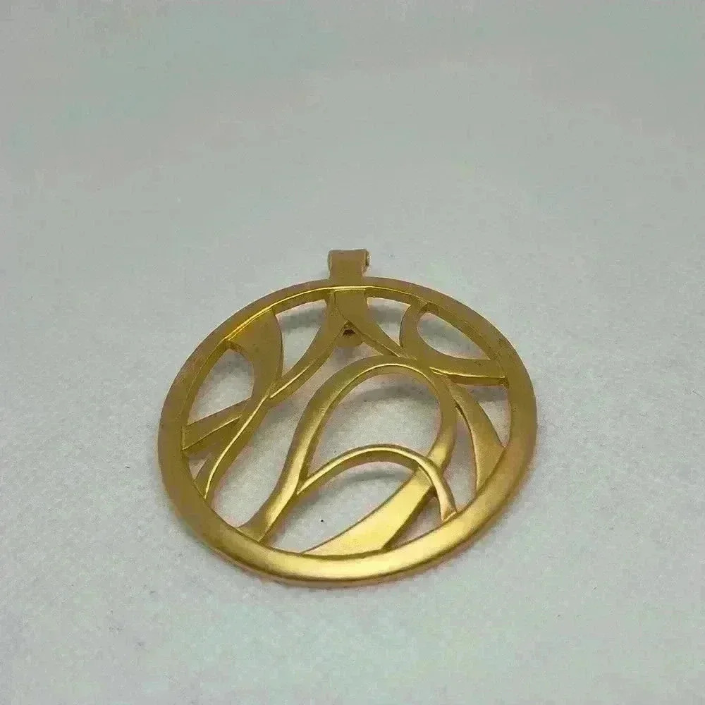 Premier Designs “Pizzazz” Enhancer with magnetic closure